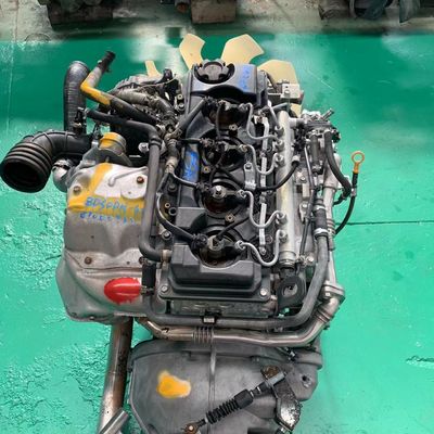 Bom preço. Motor diesel Nissan ZD30T Euro 3-D MAX Usado 4 cilindros 188 cavalos de potência em linha