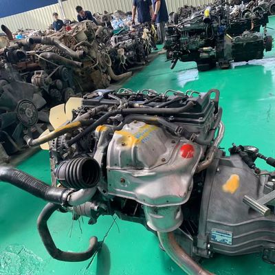 Bom preço. Nissan EFi ZD30T Euro 3 D MAX Camião ou Veículo Usado com Motor Diesel em linha