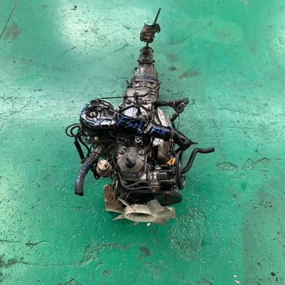 Bom preço. Toyota 22R 4 cilindros em linha 4 com aspiração natural motor de gasolina usado em linha