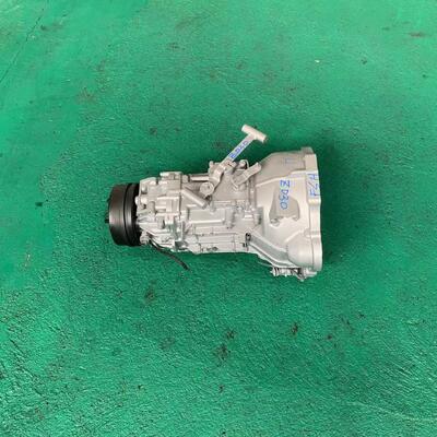 Bom preço. Alta qualidade FSH ISF2.8 Usada caixa de velocidades ZD30 Transmissão para Mitsu Bishi ZF Substituição em linha